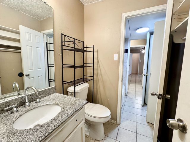 5811 Mansfield Road, Arlington, TX 76017