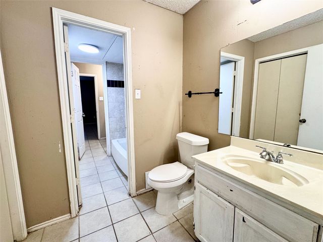 5811 Mansfield Road, Arlington, TX 76017