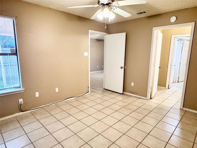 5811 Mansfield Road, Arlington, TX 76017