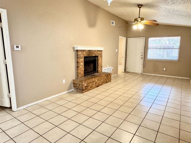 5811 Mansfield Road, Arlington, TX 76017