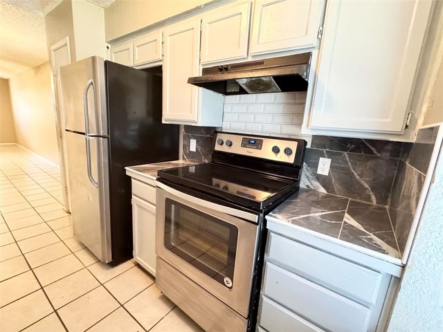 5811 Mansfield Road, Arlington, TX 76017