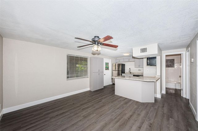705 3RD AVENUE NE C, Largo, FL 33770