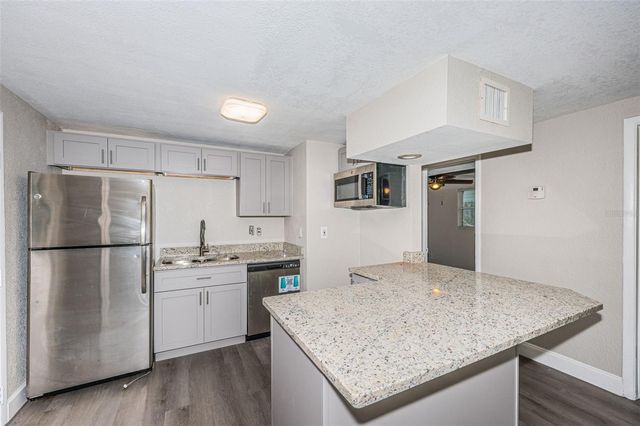705 3RD AVENUE NE C, Largo, FL 33770