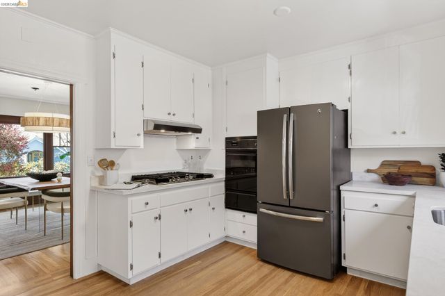 1200 El Centro Ave, Oakland, CA 94602