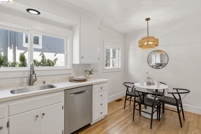 1200 El Centro Ave, Oakland, CA 94602