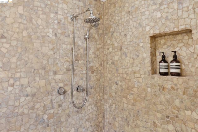 1200 El Centro Ave, Oakland, CA 94602