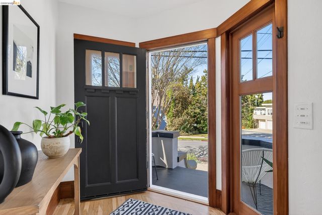 1200 El Centro Ave, Oakland, CA 94602