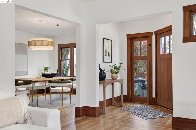 1200 El Centro Ave, Oakland, CA 94602