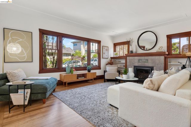 1200 El Centro Ave, Oakland, CA 94602