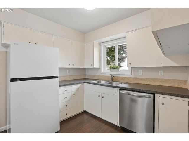 16820 Se ALDER St, Portland, OR 97233
