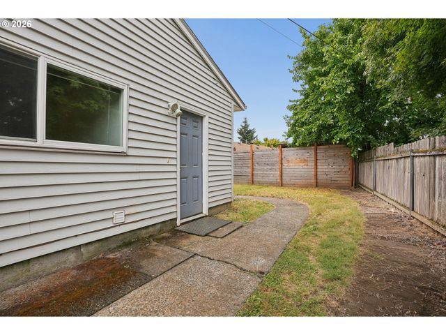 16820 Se ALDER St, Portland, OR 97233