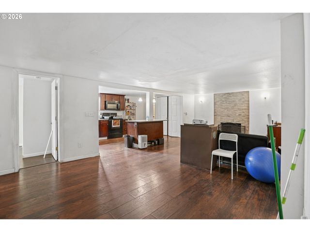 16820 Se ALDER St, Portland, OR 97233