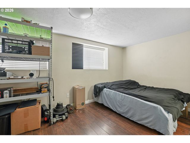 16820 Se ALDER St, Portland, OR 97233