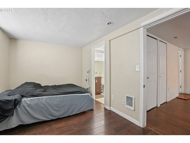 16820 Se ALDER St, Portland, OR 97233