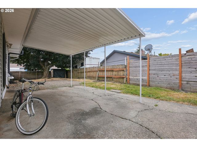 16820 Se ALDER St, Portland, OR 97233