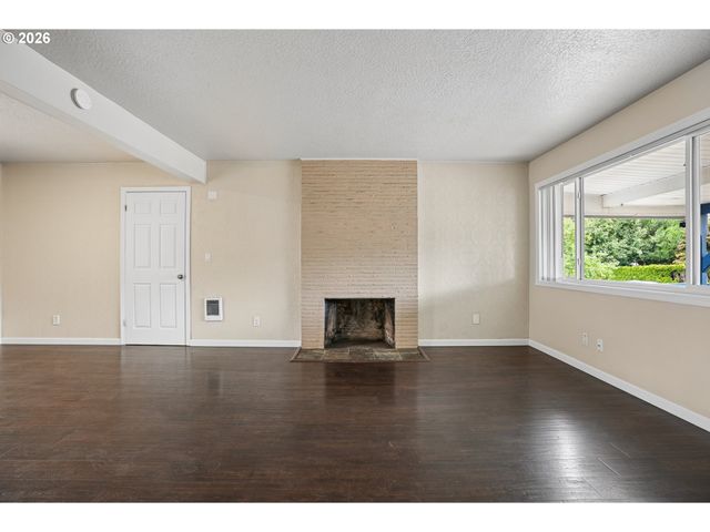 16820 Se ALDER St, Portland, OR 97233