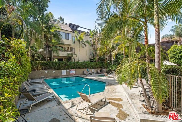 950 N Kings Road 230, West Hollywood, CA 90069
