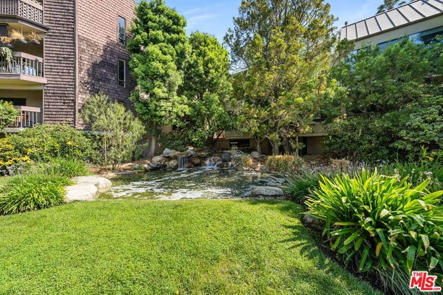 950 N Kings Road 230, West Hollywood, CA 90069