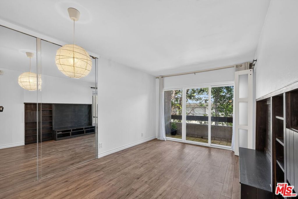 950 N Kings Road 230, West Hollywood, CA 90069 — photo 2