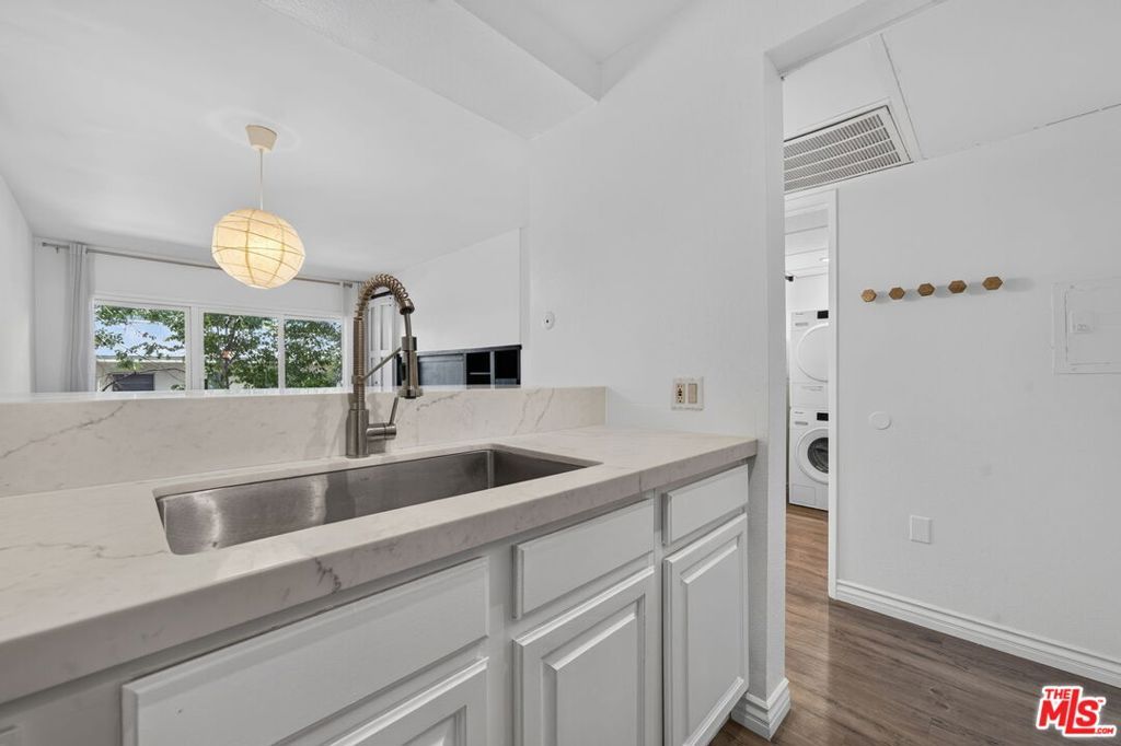 950 N Kings Road 230, West Hollywood, CA 90069 — photo 4
