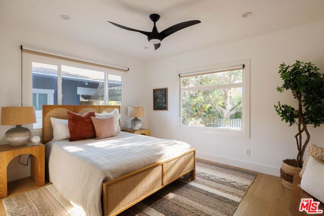 122 N Wilton Place, Los Angeles, CA 90004