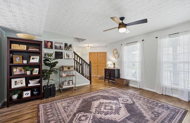 1888 Iris Court, Grove City, OH 43123