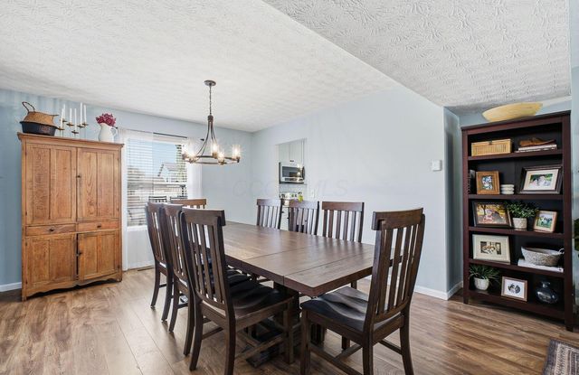 1888 Iris Court, Grove City, OH 43123