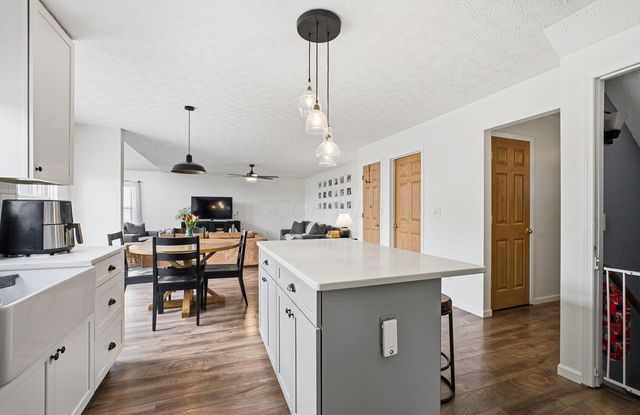 1888 Iris Court, Grove City, OH 43123