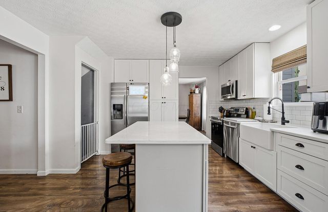 1888 Iris Court, Grove City, OH 43123