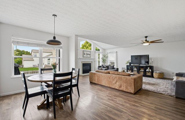 1888 Iris Court, Grove City, OH 43123