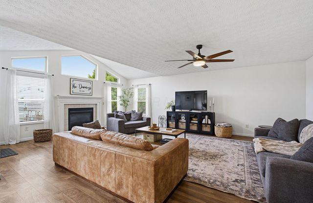 1888 Iris Court, Grove City, OH 43123