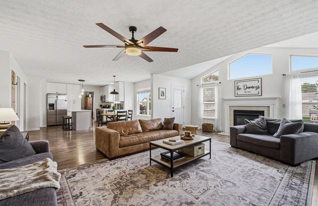 1888 Iris Court, Grove City, OH 43123