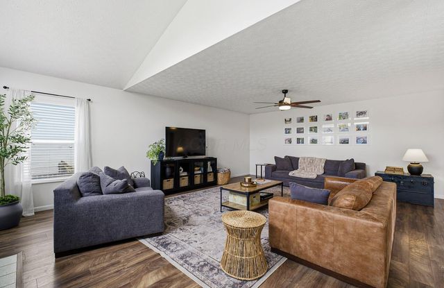 1888 Iris Court, Grove City, OH 43123