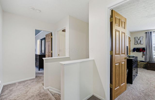 1888 Iris Court, Grove City, OH 43123