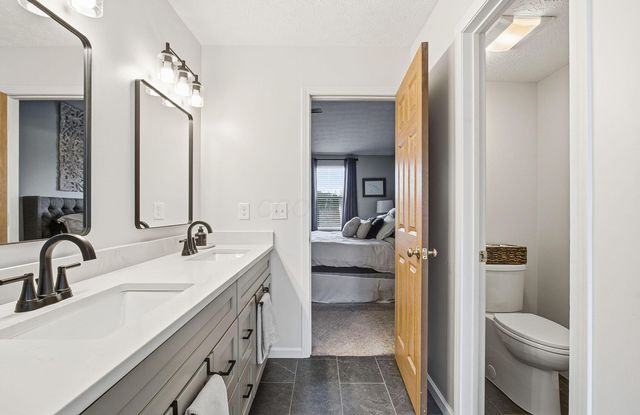 1888 Iris Court, Grove City, OH 43123