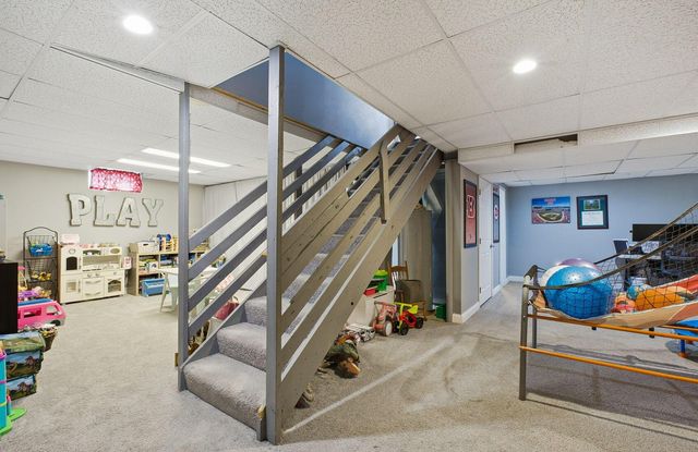 1888 Iris Court, Grove City, OH 43123