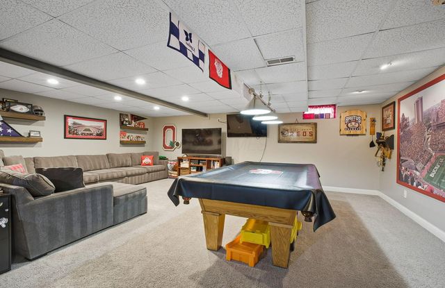 1888 Iris Court, Grove City, OH 43123