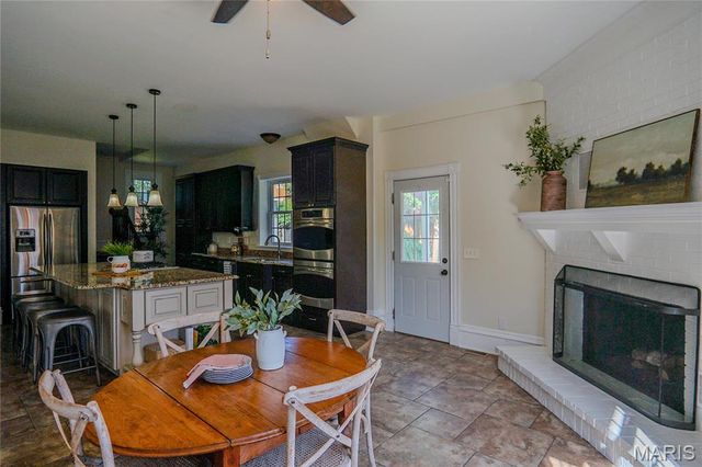330 S 6th Street, St Charles, MO 63301
