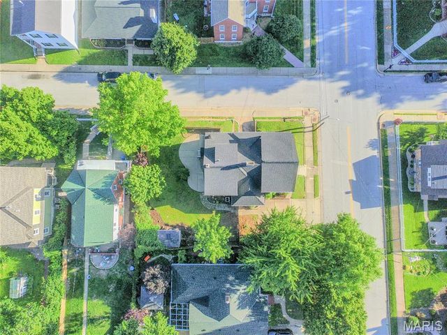 330 S 6th Street, St Charles, MO 63301
