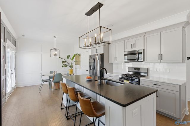 3510 7th Avenue SW, Huntsville, AL 35805