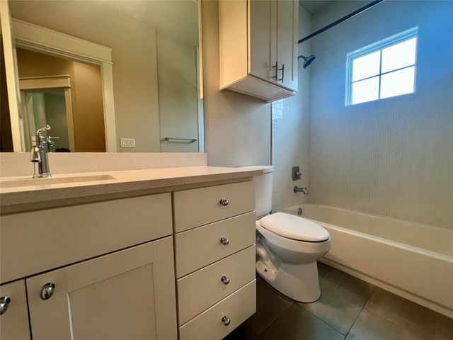 6515 Davis LN 10, Austin, TX 78749