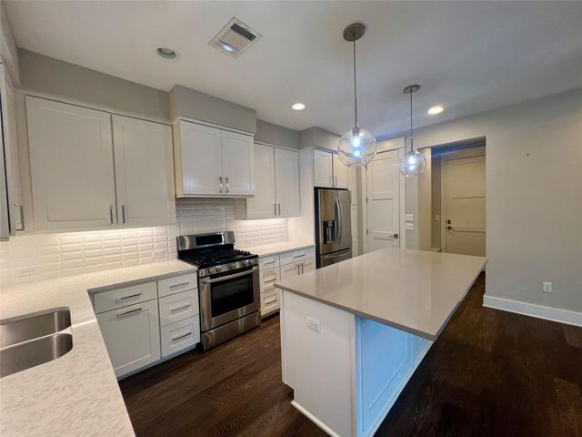 6515 Davis LN 10, Austin, TX 78749