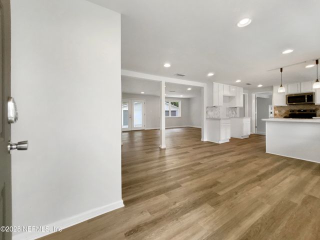 5453 S SOUTH BEND Circle N, Jacksonville, FL 32207
