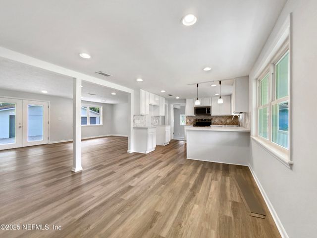 5453 S SOUTH BEND Circle N, Jacksonville, FL 32207