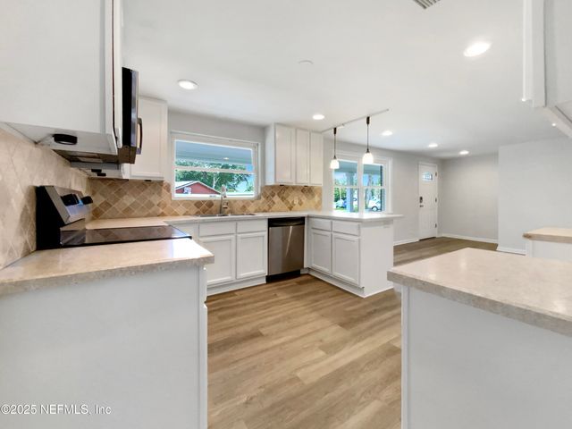 5453 S SOUTH BEND Circle N, Jacksonville, FL 32207