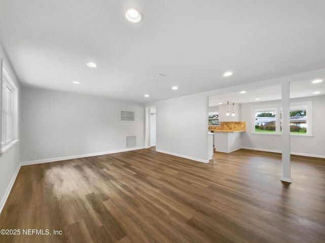 5453 S SOUTH BEND Circle N, Jacksonville, FL 32207
