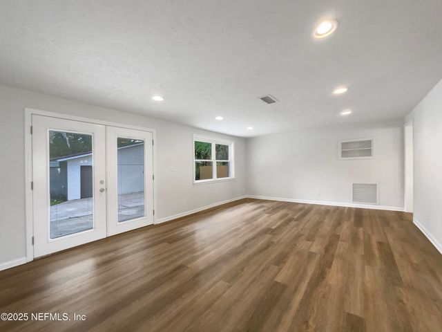 5453 S SOUTH BEND Circle N, Jacksonville, FL 32207