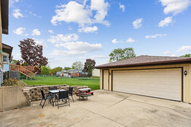 7422 162nd Street, Tinley Park, IL 60477