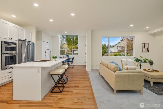 22930 SE 27th Court, Sammamish, WA 98075