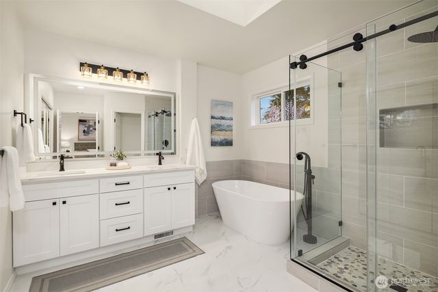 22930 SE 27th Court, Sammamish, WA 98075